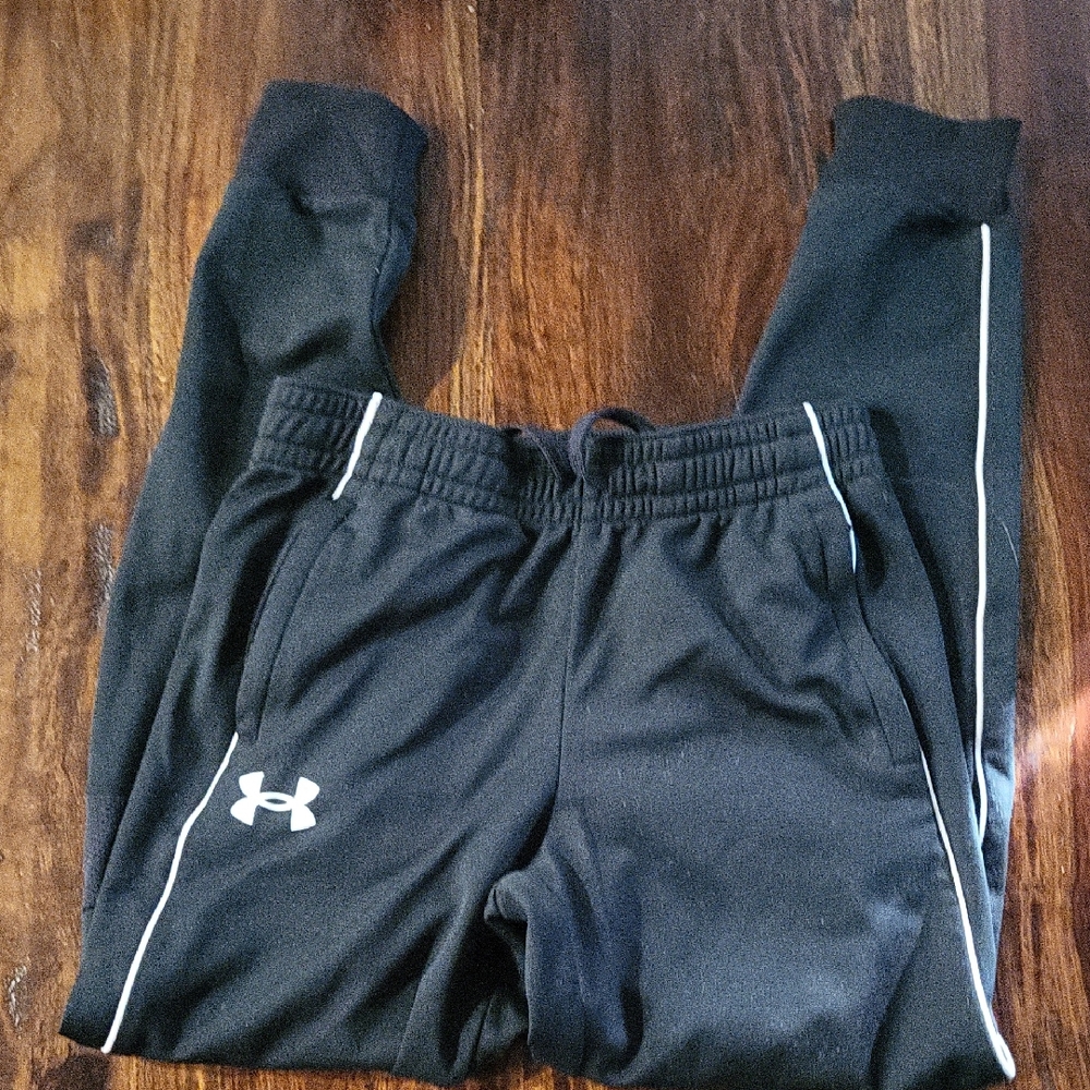 Under Armour Kids Black Sweatpants with White Accents Sz YSM GREAT COND